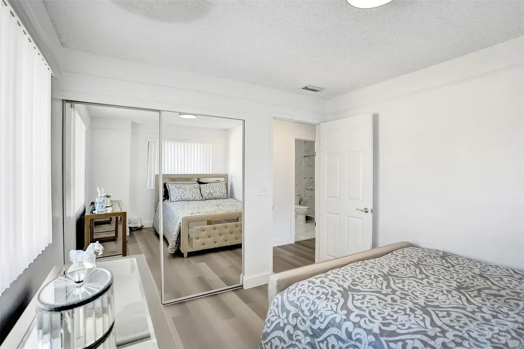 270 Captains Walk Delray Beach FL 33483