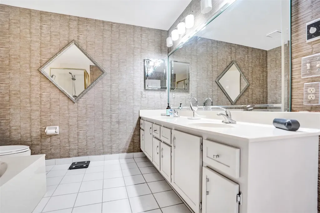 270 Captains Walk Delray Beach FL 33483