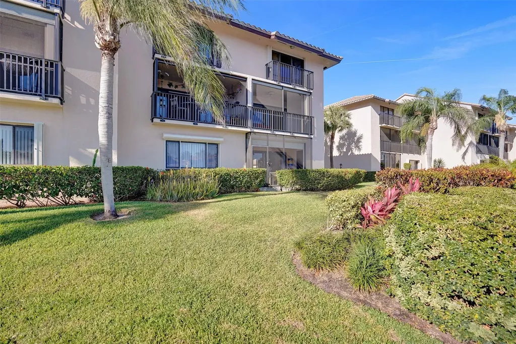 270 Captains Walk Delray Beach FL 33483