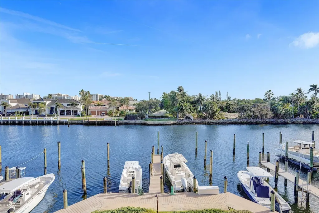 270 Captains Walk Delray Beach FL 33483