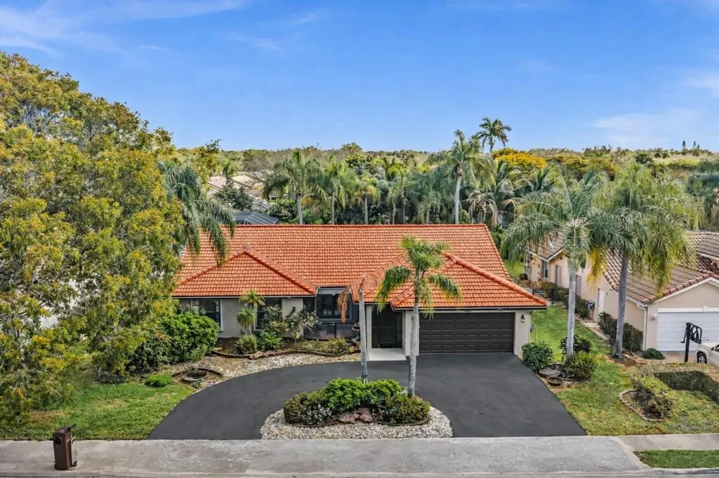 5355 N Springs Way Coral Springs FL 33076