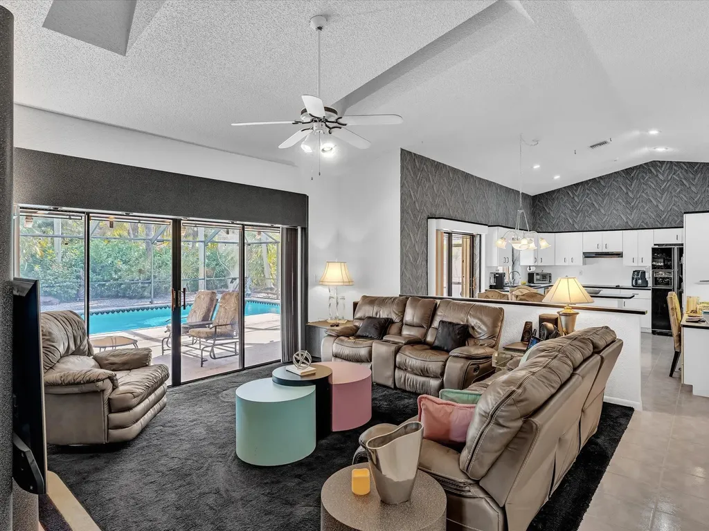 5355 N Springs Way Coral Springs FL 33076