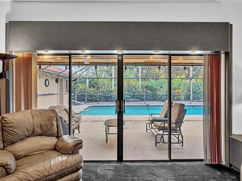 5355 N Springs Way Coral Springs FL 33076