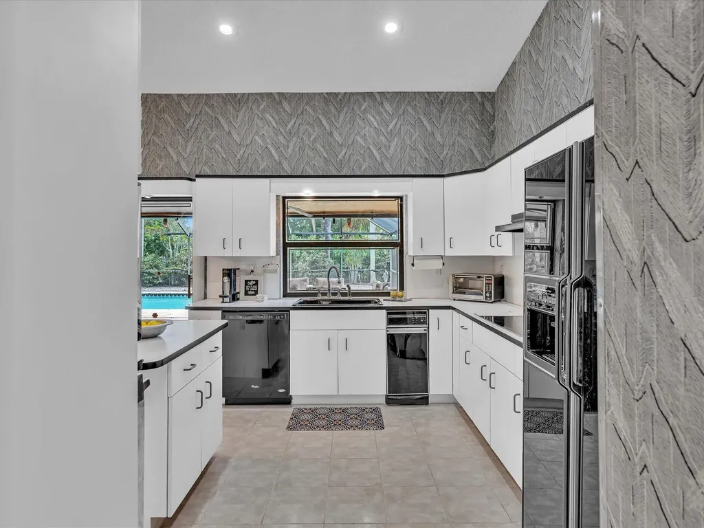 5355 N Springs Way Coral Springs FL 33076