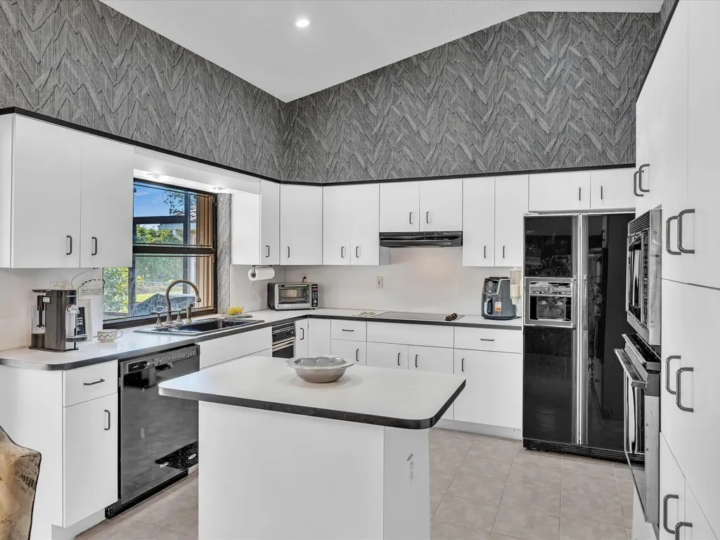 5355 N Springs Way Coral Springs FL 33076