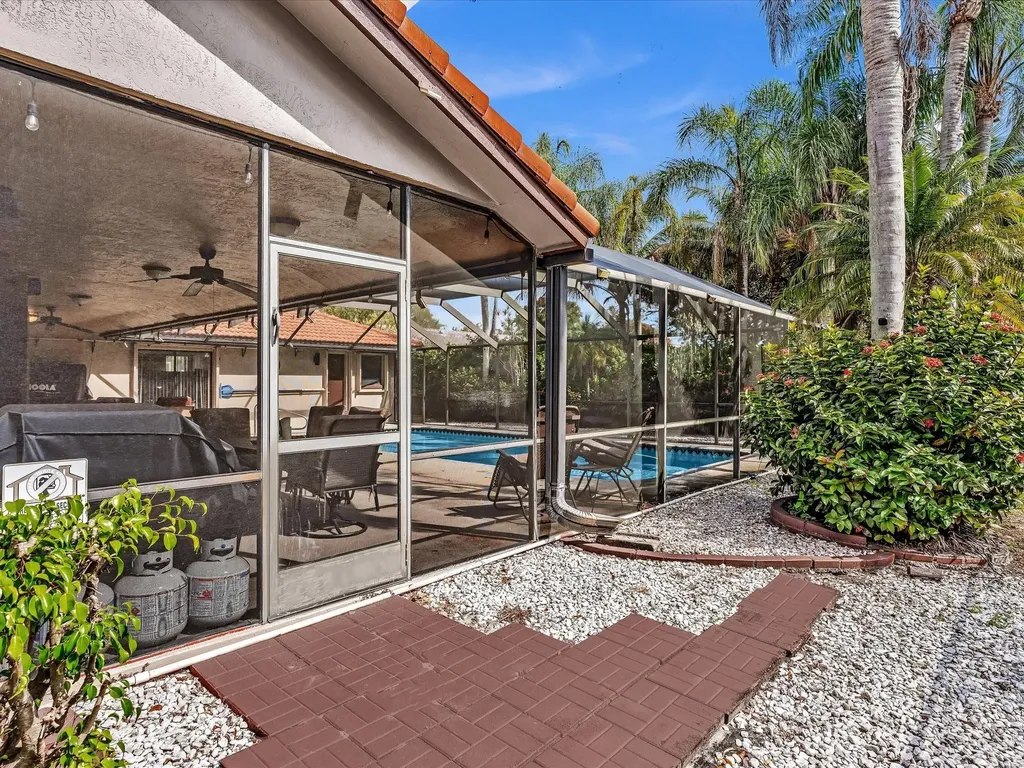 5355 N Springs Way Coral Springs FL 33076
