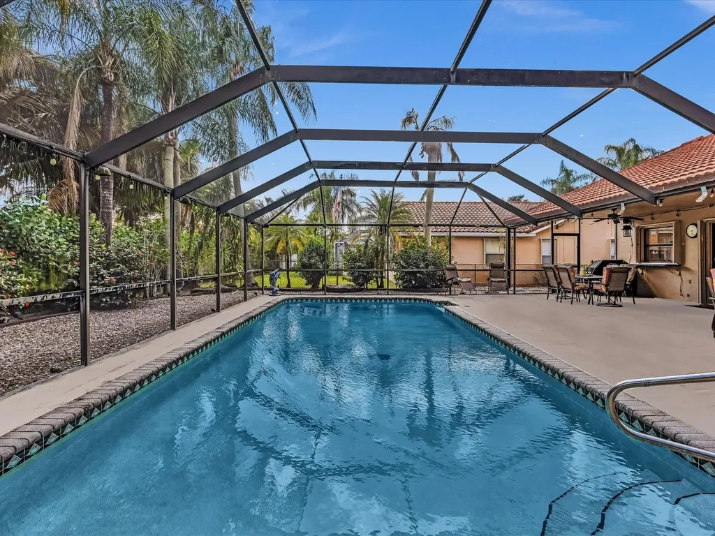 5355 N Springs Way Coral Springs FL 33076