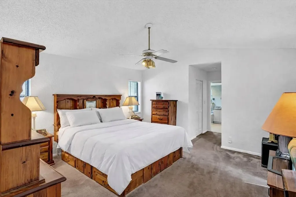 5355 N Springs Way Coral Springs FL 33076