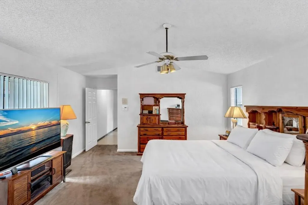5355 N Springs Way Coral Springs FL 33076