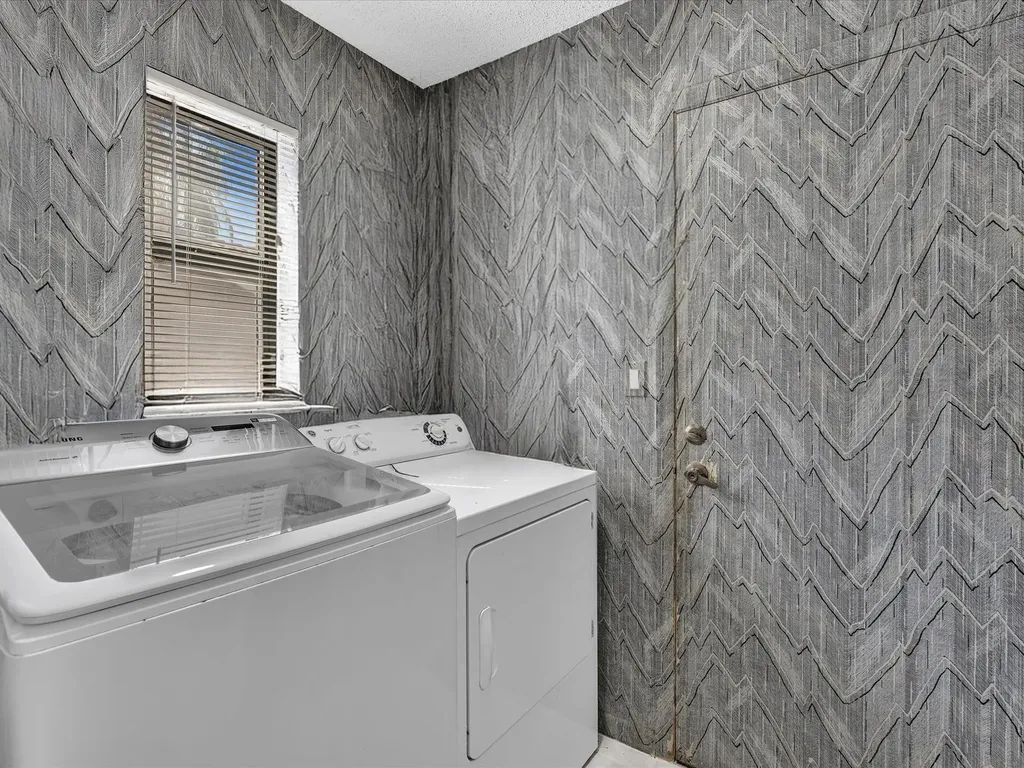 5355 N Springs Way Coral Springs FL 33076