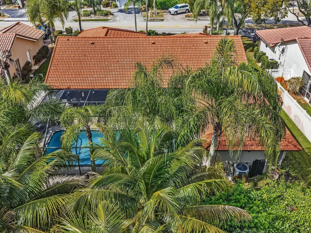 5355 N Springs Way Coral Springs FL 33076
