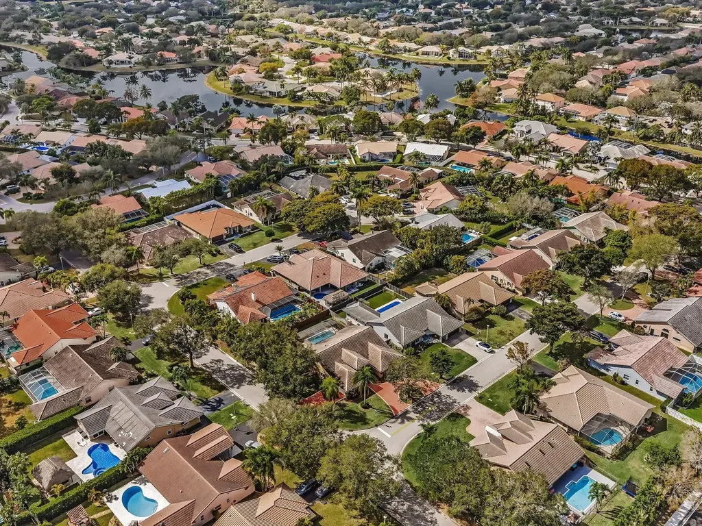 5355 N Springs Way Coral Springs FL 33076