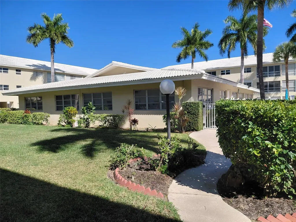 1951 NE 39th Street Lighthouse Point FL 33064