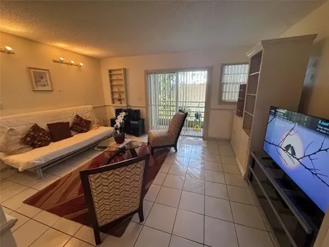 11183 NW 7th Street Miami FL 33172