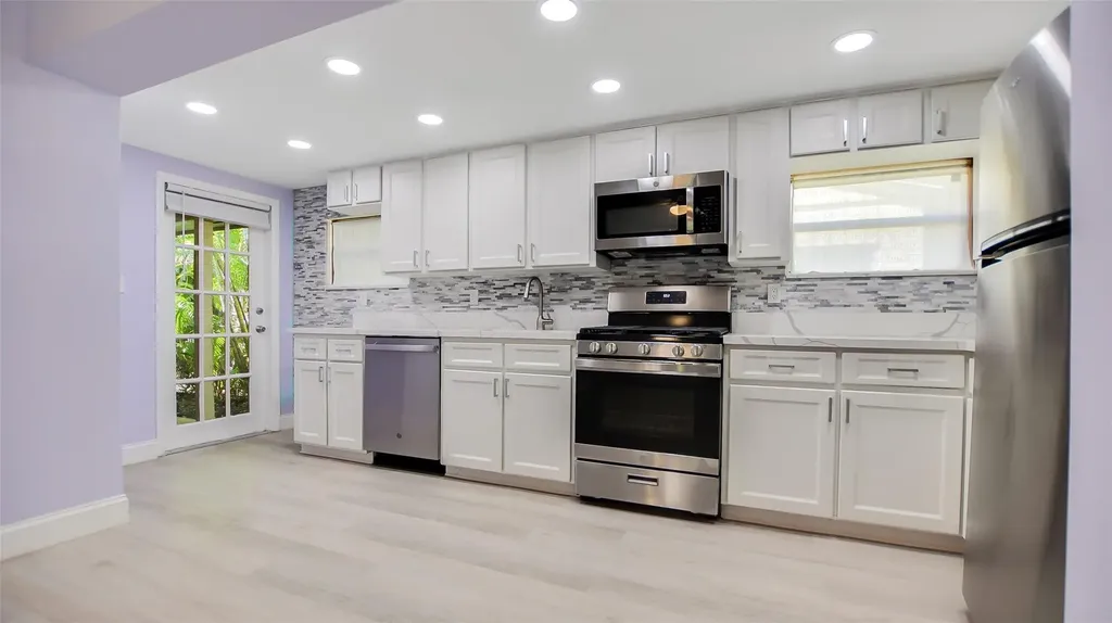600 SW 19th Street Fort Lauderdale FL 33315