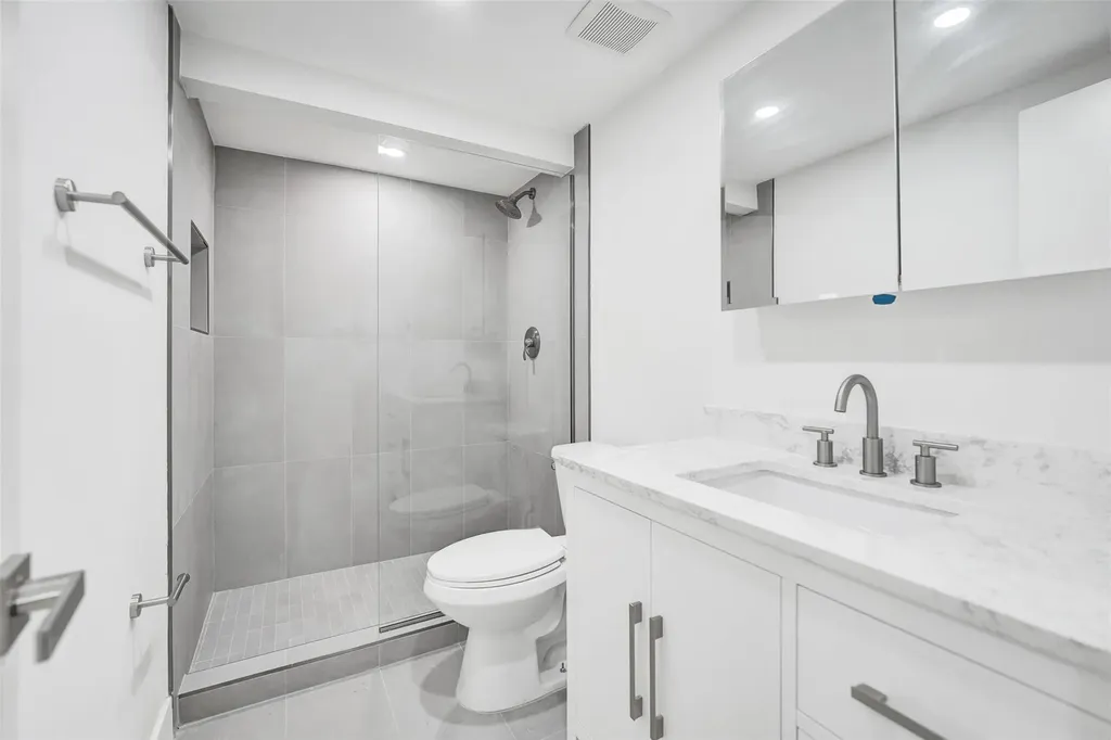 4040 N Hills Drive Hollywood FL 33021