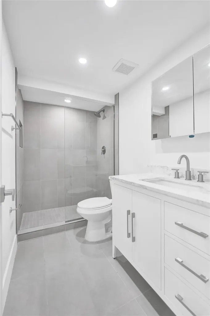 4040 N Hills Drive Hollywood FL 33021