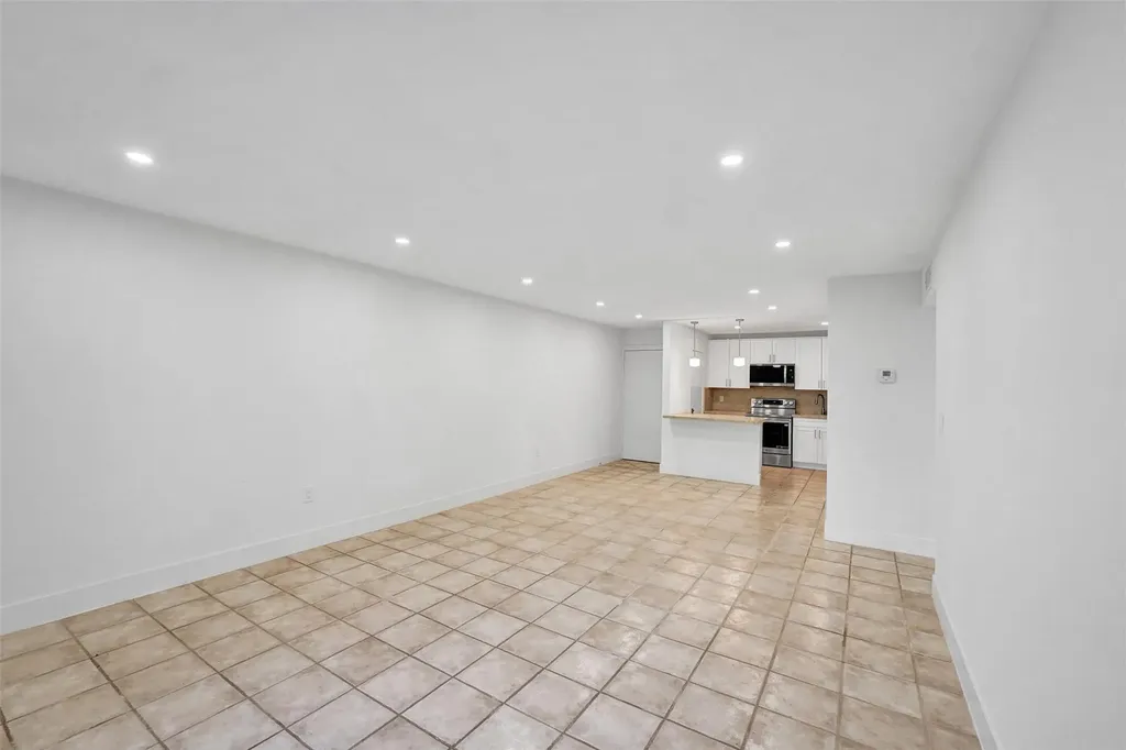 4040 N Hills Drive Hollywood FL 33021