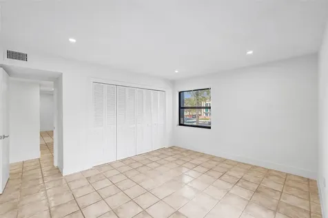 4040 N Hills Drive Hollywood FL 33021