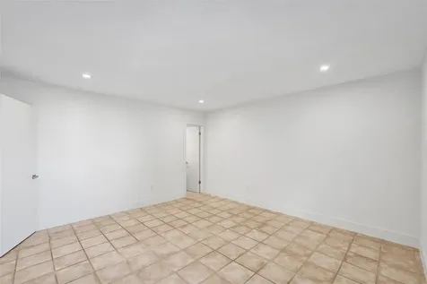 4040 N Hills Drive Hollywood FL 33021