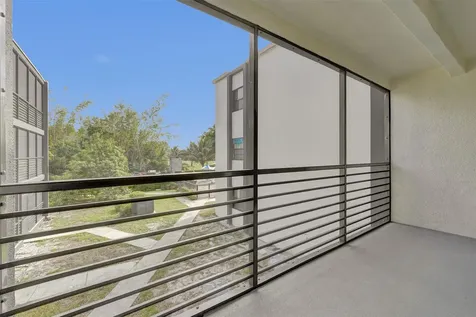 4040 N Hills Drive Hollywood FL 33021