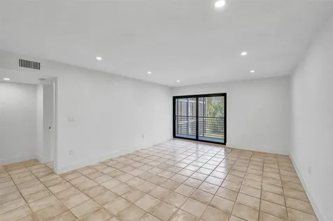 4040 N Hills Drive Hollywood FL 33021