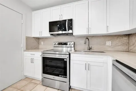 4040 N Hills Drive Hollywood FL 33021