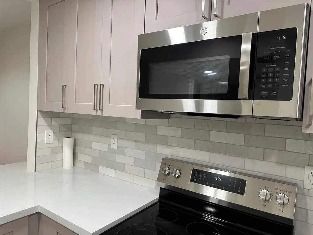 2635 NW 104th Avenue Sunrise FL 33322