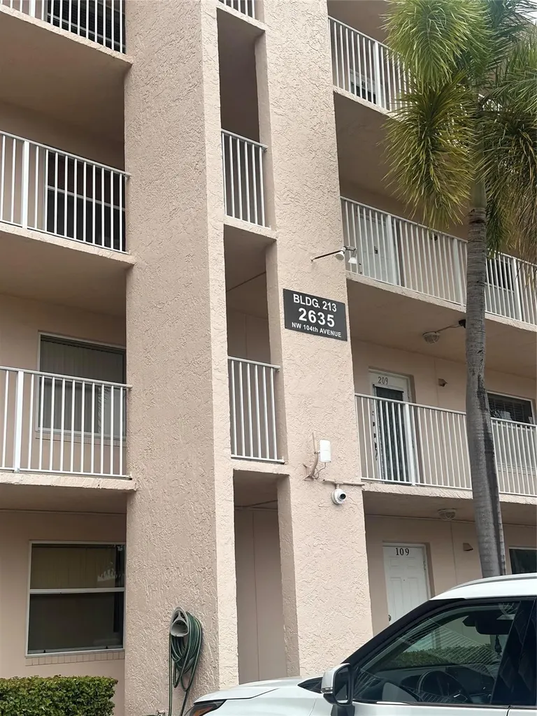 2635 NW 104th Avenue Sunrise FL 33322