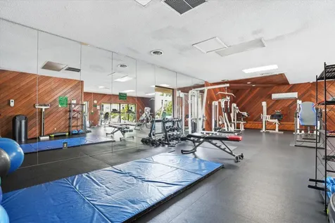 5218 NE 6th Avenue Oakland Park FL 33334