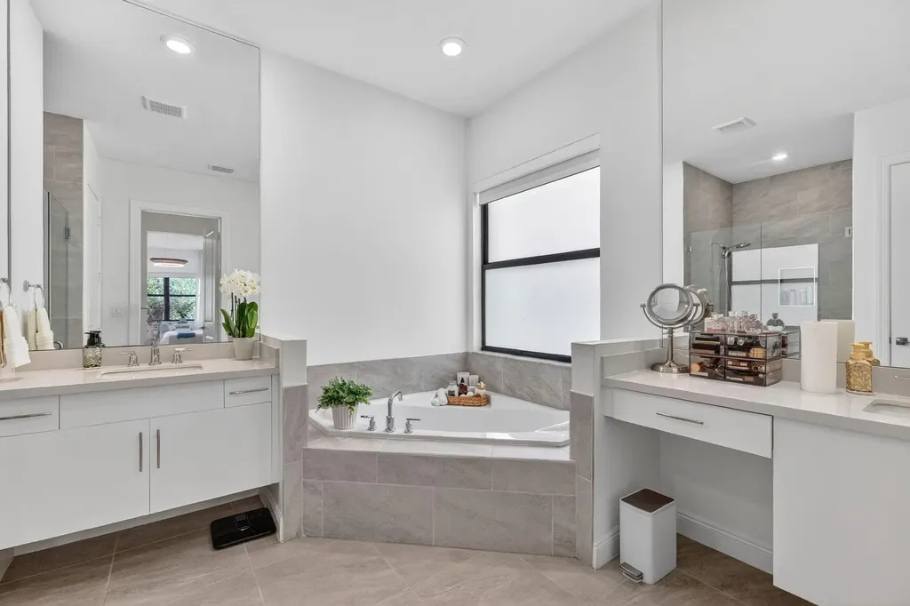 12485 N Parkland Bay Trail Parkland FL 33076