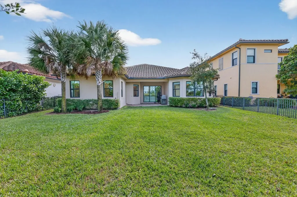 12485 N Parkland Bay Trail Parkland FL 33076