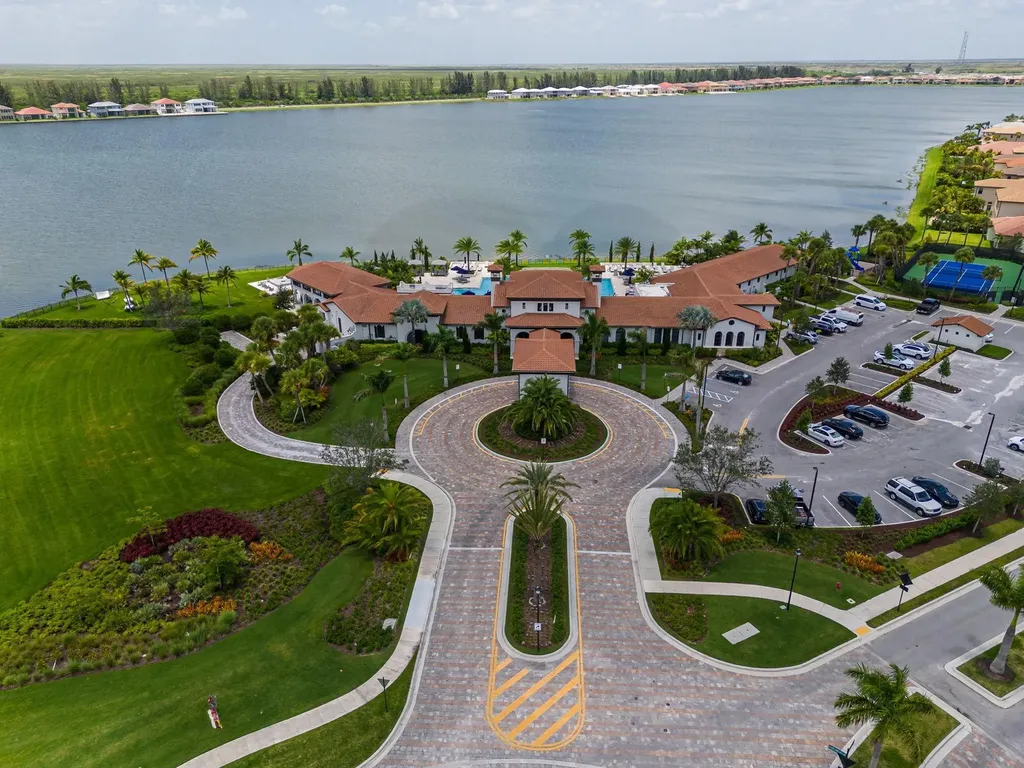 12485 N Parkland Bay Trail Parkland FL 33076