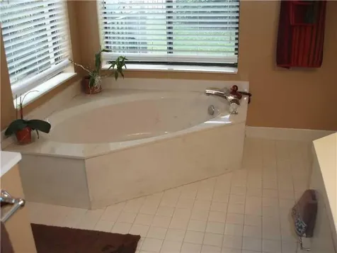 5975 NW 47th Place Coral Springs FL 33067