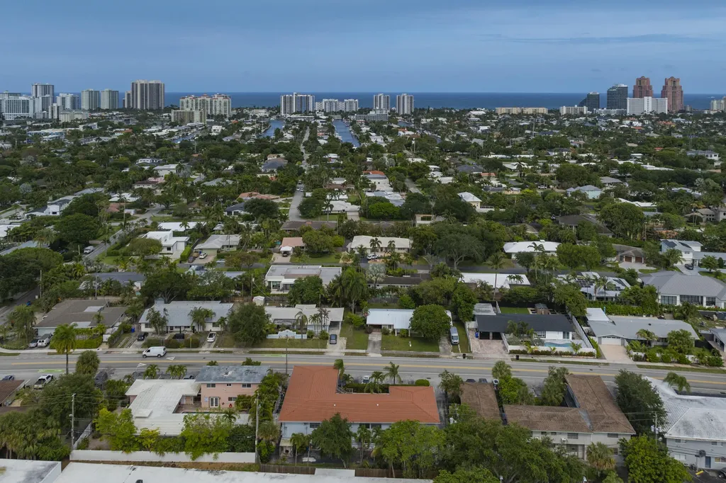 2725 Middle River Drive Fort Lauderdale FL 33306