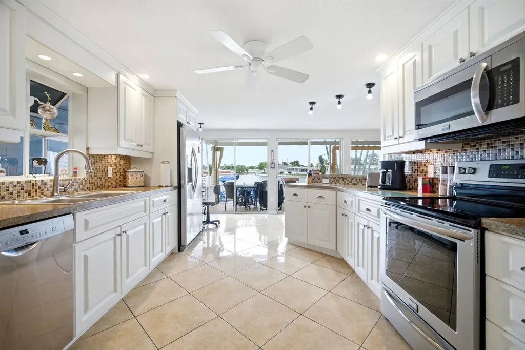 5555 Lakeshore Drive Fort Lauderdale FL 33312