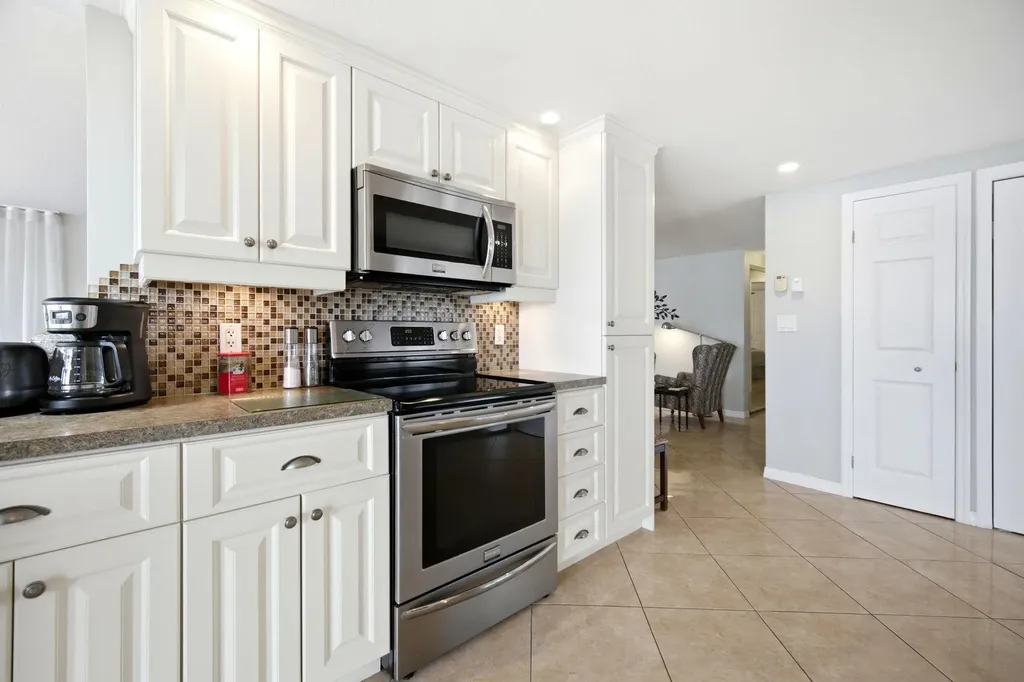 5555 Lakeshore Drive Fort Lauderdale FL 33312