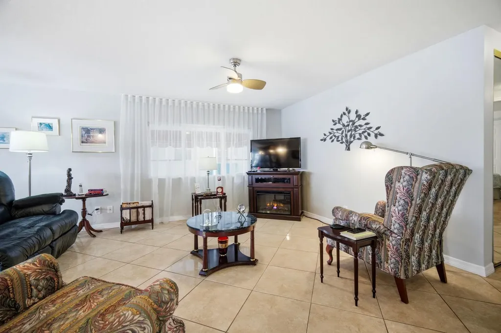 5555 Lakeshore Drive Fort Lauderdale FL 33312