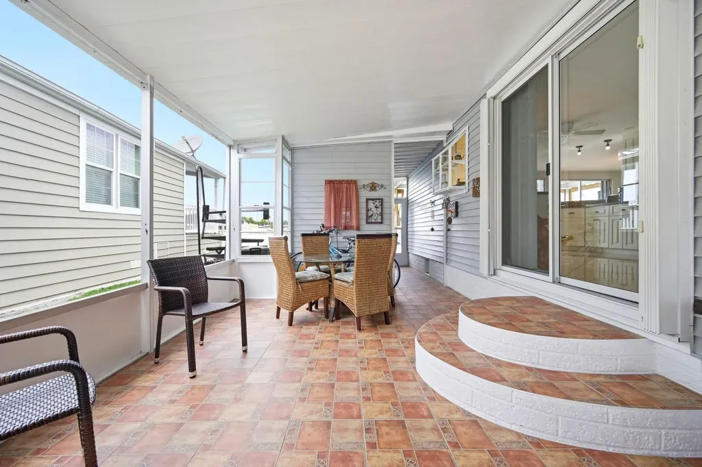 5555 Lakeshore Drive Fort Lauderdale FL 33312