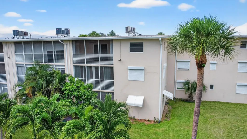 2856 Garden Drive Lake Worth FL 33461