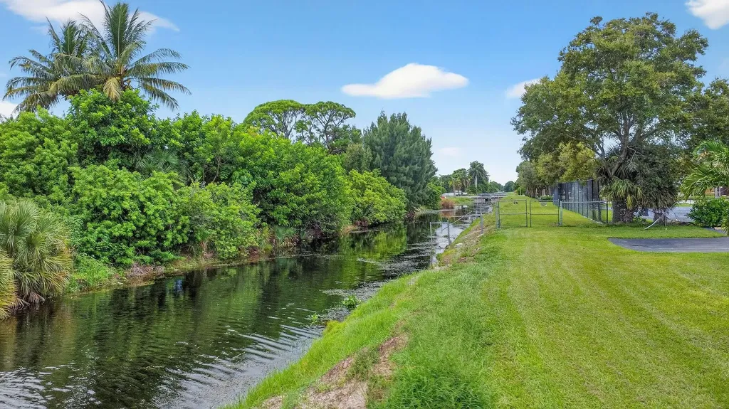 2856 Garden Drive Lake Worth FL 33461