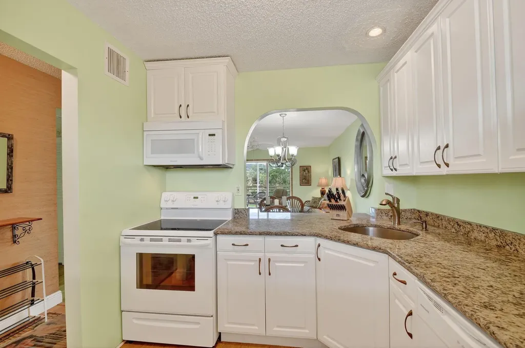 2856 Garden Drive Lake Worth FL 33461