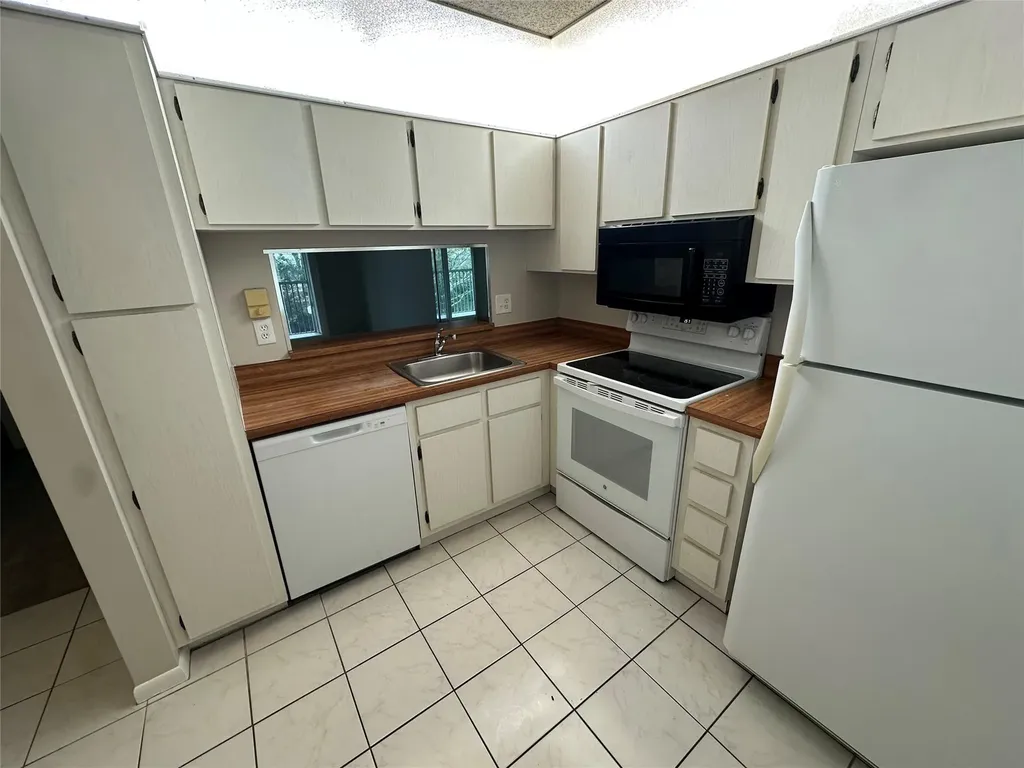3578 N University Drive Coral Springs FL 33065