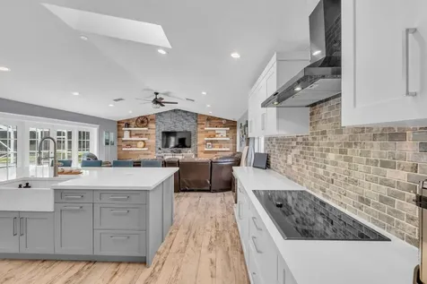 5440 NW 77th Terrace Coral Springs FL 33067