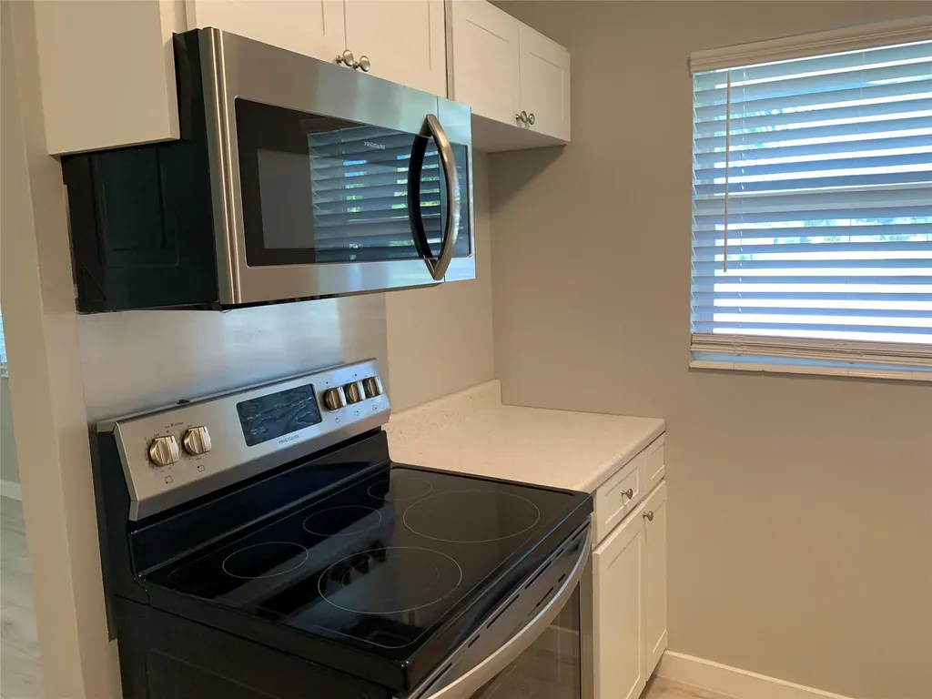 4385 NE 13th Avenue Oakland Park FL 33334