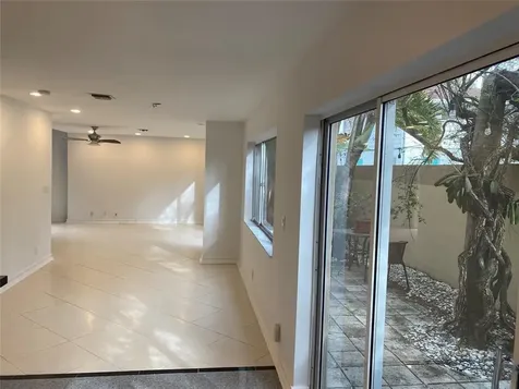 101 SE 15th Avenue Fort Lauderdale FL 33301