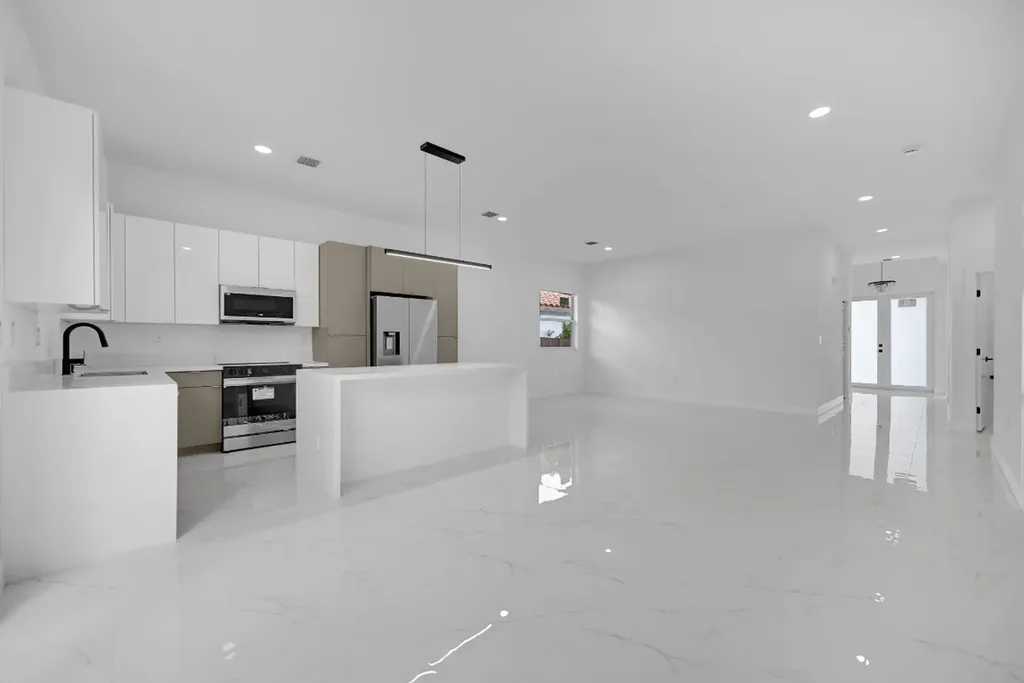 2531 NW 14th Court Fort Lauderdale FL 33311