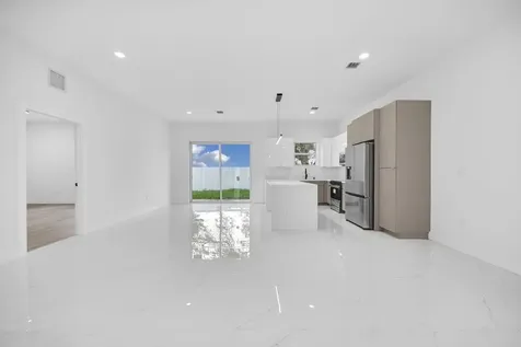 2531 NW 14th Court Fort Lauderdale FL 33311