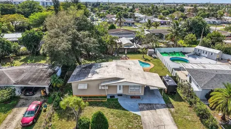 3800 SW 31st Drive West Park FL 33023