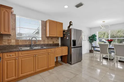 3800 SW 31st Drive West Park FL 33023